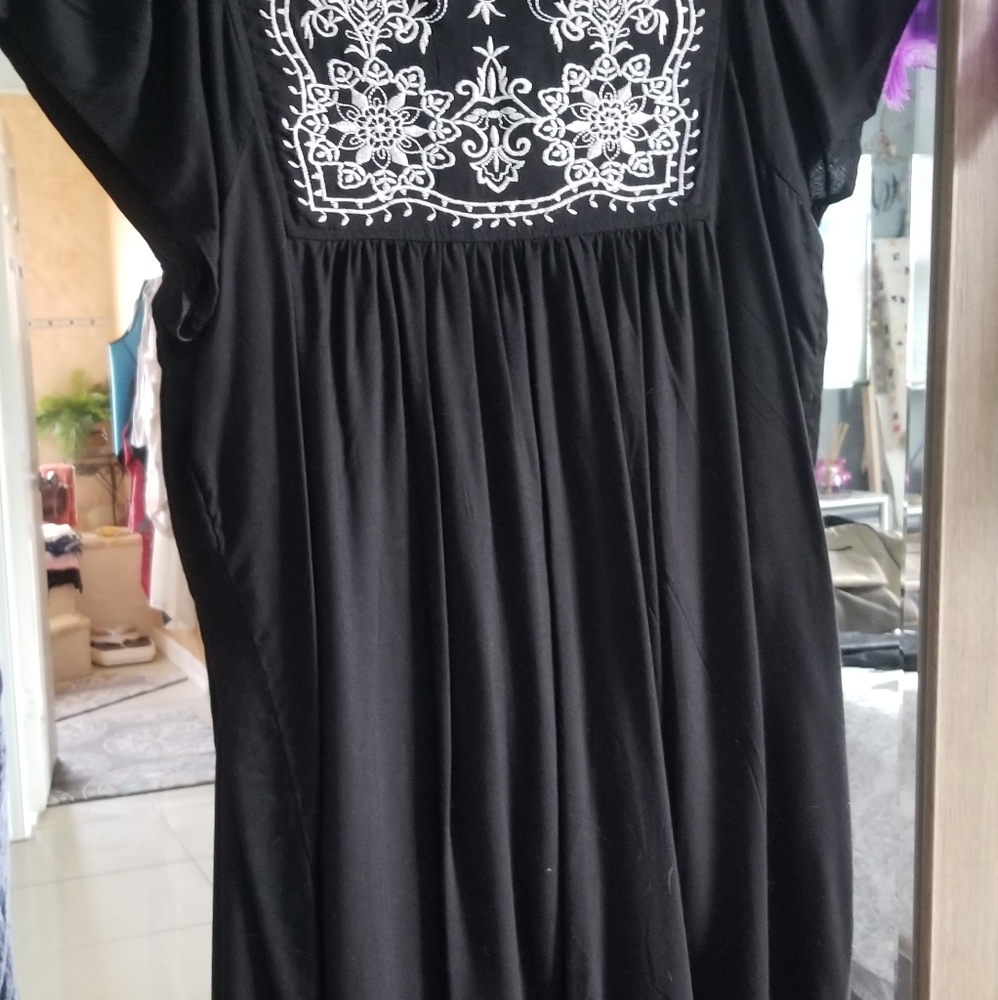 Dress - Picture 2 of 3